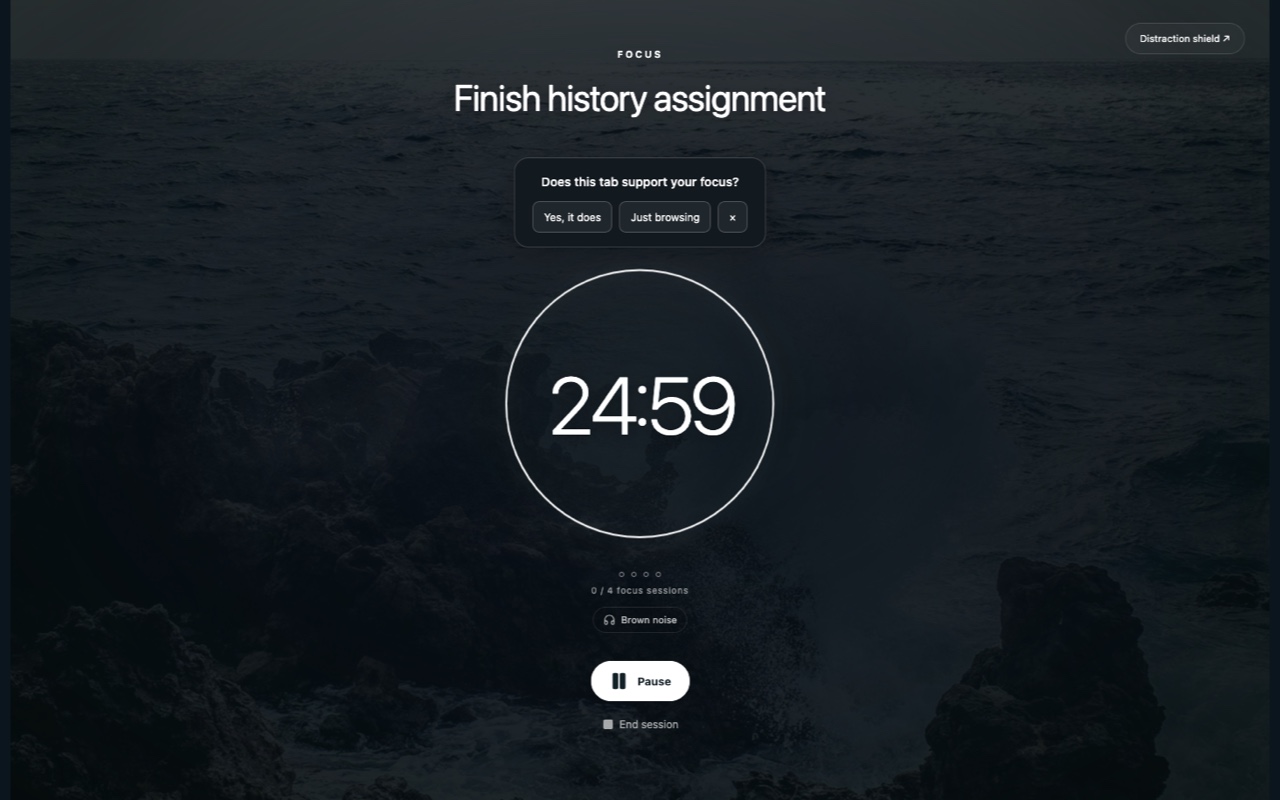 FocusFlow focus mode with a 24-minute timer, active task and pause control